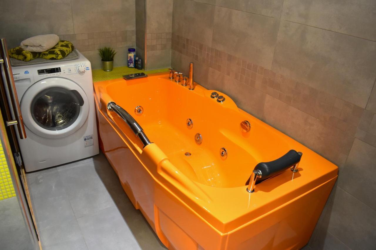 New Central Rooftop With Private Wellness, Sauna & Whirlpool Bath Prag Eksteriør billede