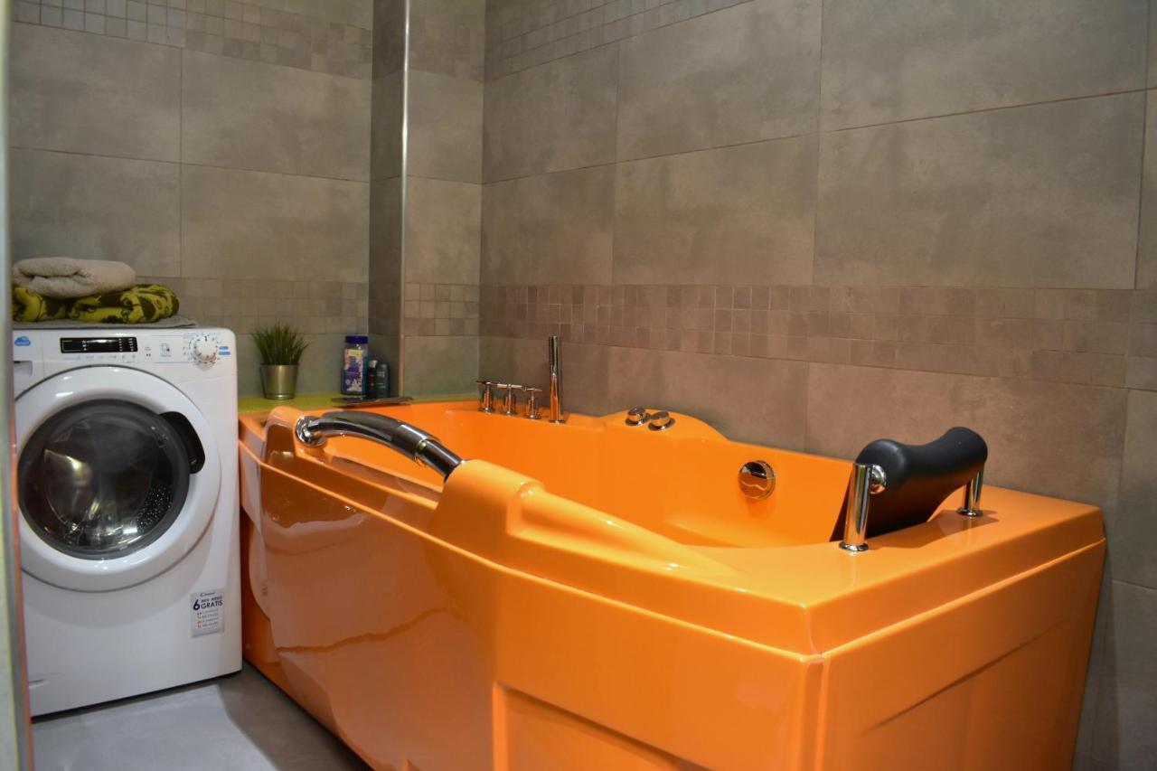 New Central Rooftop With Private Wellness, Sauna & Whirlpool Bath Prag Eksteriør billede
