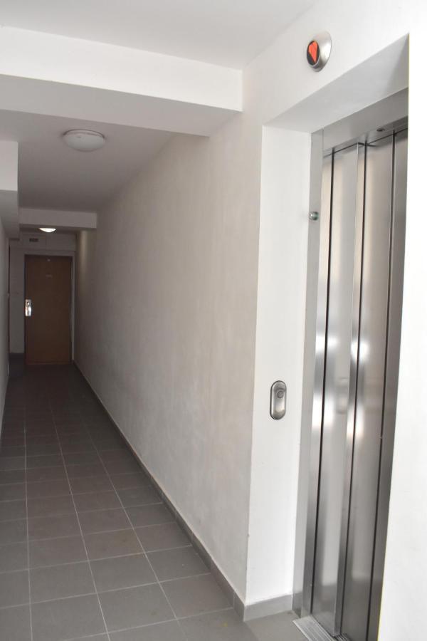 New Central Rooftop With Private Wellness, Sauna & Whirlpool Bath Prag Eksteriør billede